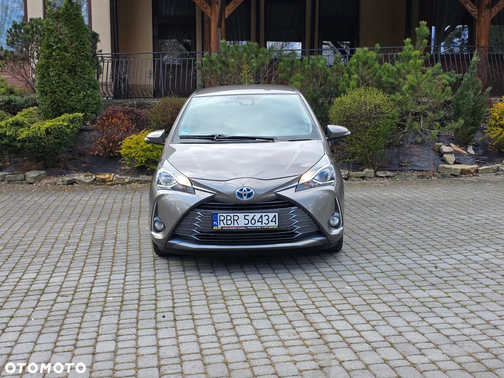 Toyota Yaris Hybrid 100 Premium - 3