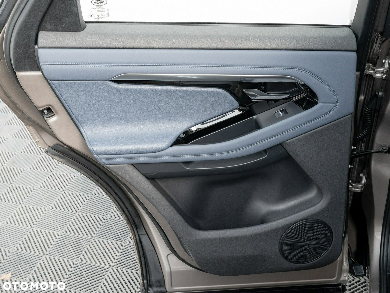 Land Rover Range Rover Evoque - 25