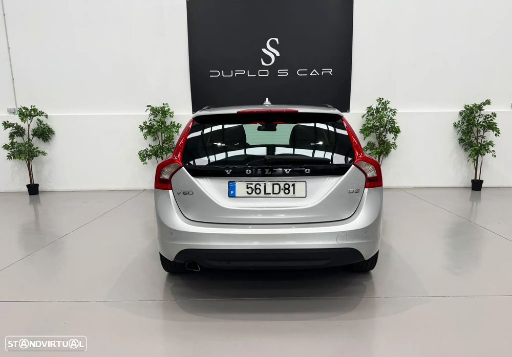 Volvo V60 2.0 D3 Momentum - 10