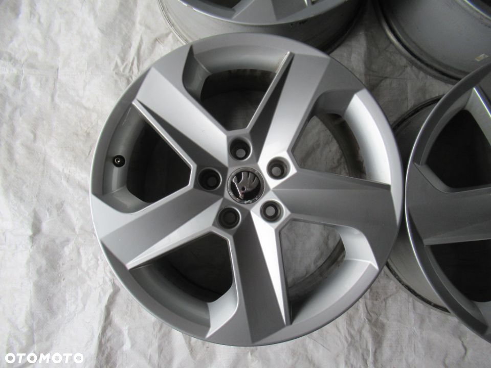 Felgi Skoda Octavia III Superb 7,5Jx17 et51 5x112 - 3