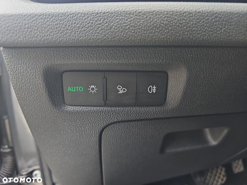 Skoda Octavia 1.5 TSI mHEV Selection DSG - 14