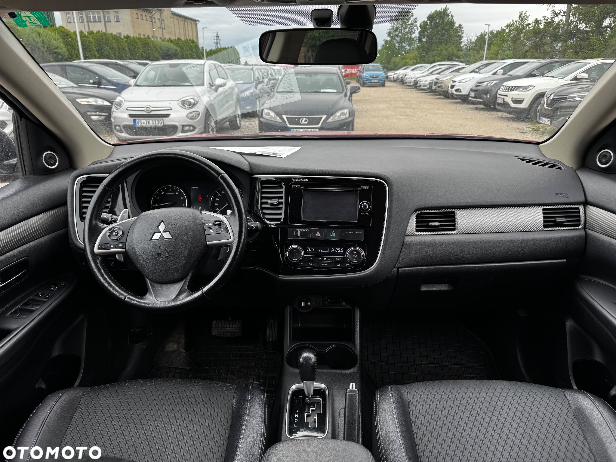 Mitsubishi Outlander 2.0 Instyle + 4WD CVT - 26