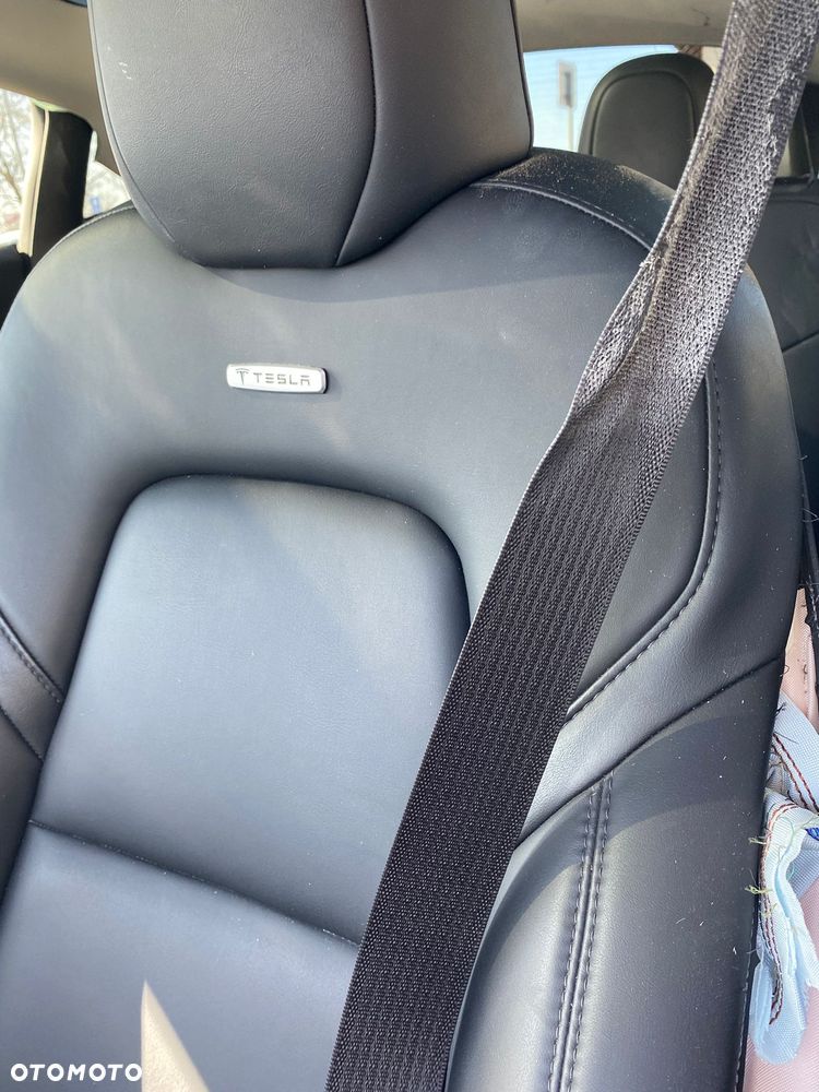 Tesla Y Long Range Dual Motor AWD - 21