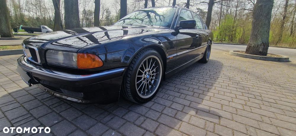 BMW Seria 7 740i - 16