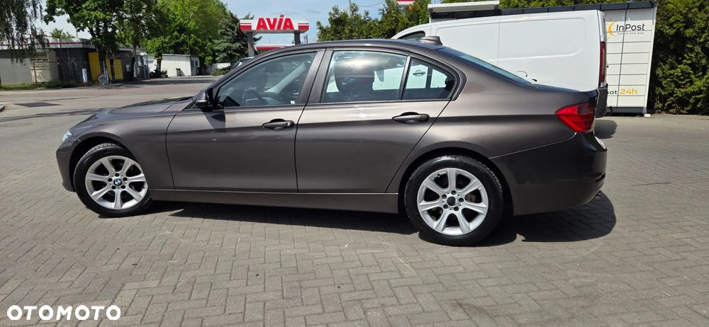 BMW Seria 3 316d EU6 - 10