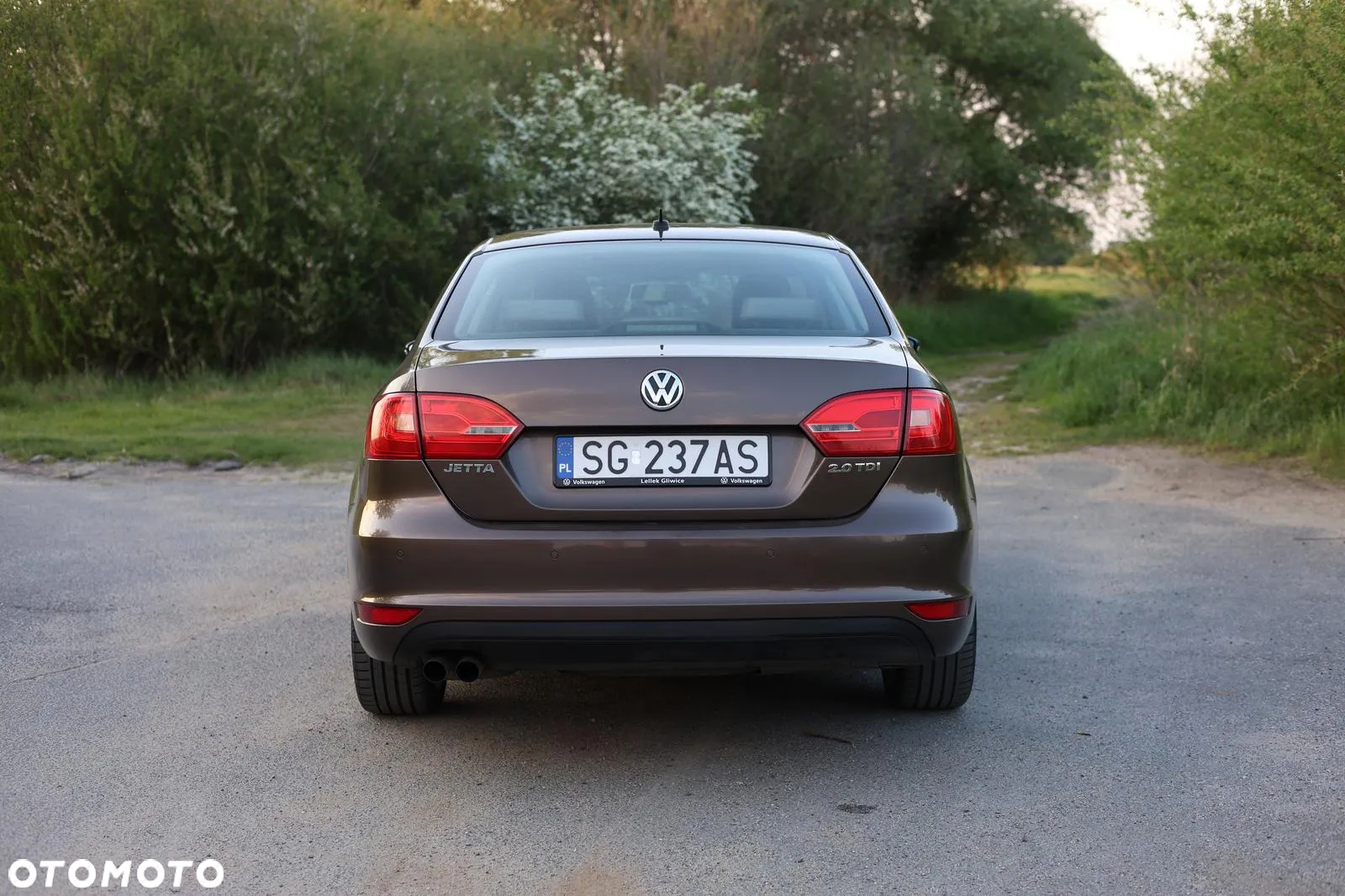 Volkswagen Jetta 2.0 TDI Highline - 4