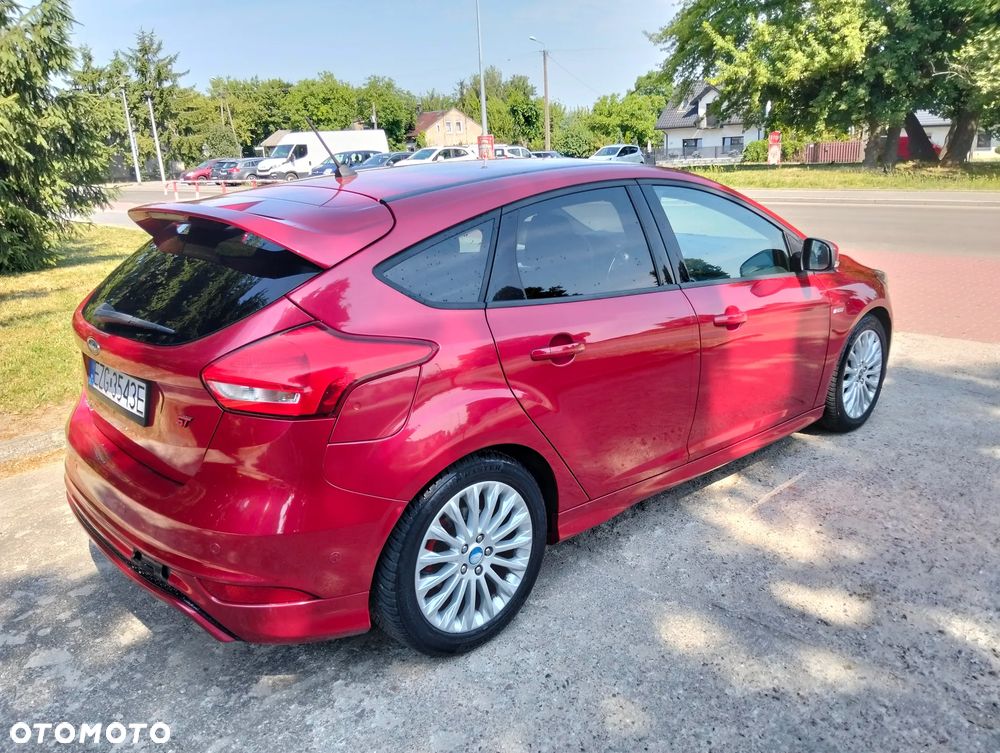 Ford Focus 1.5 EcoBoost ST-Line - 1