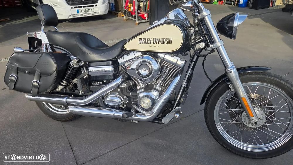Harley-Davidson Dyna Super Glide Custom - 1