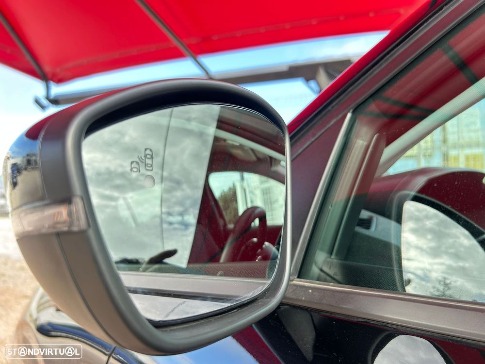 Peugeot 208 1.2 Hybrid Allure e-DCS6 - 23