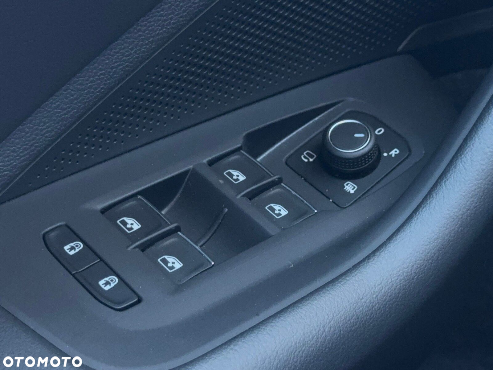 Volkswagen Passat 2.0 TDI EVO Elegance DSG - 23