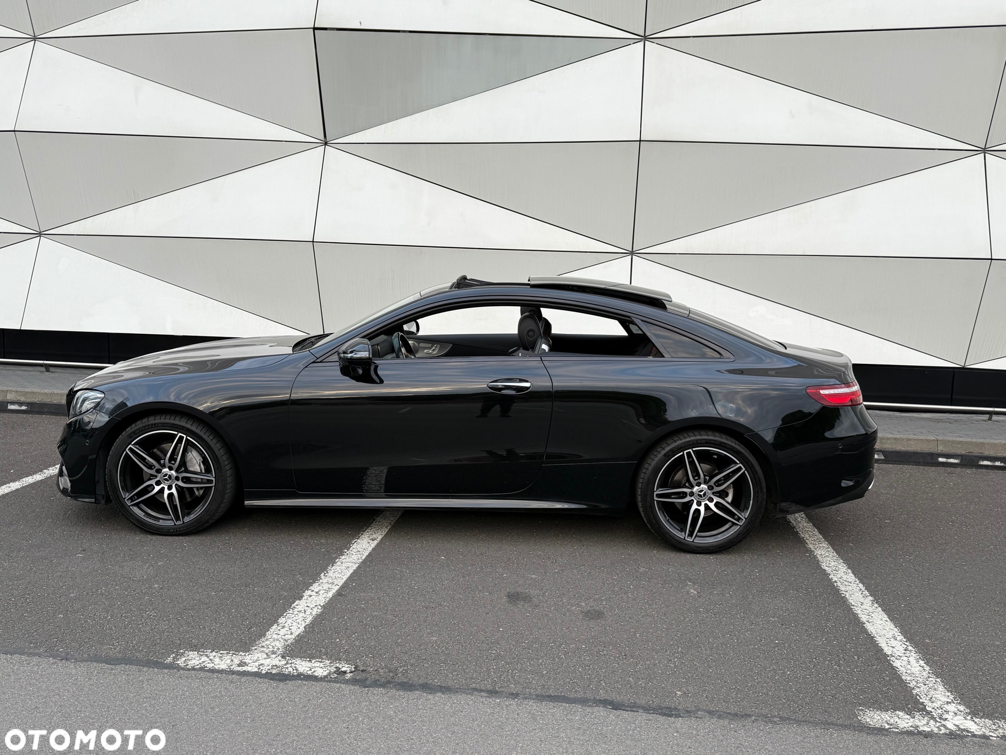 Mercedes-Benz Klasa E 200 Coupe 4-Matic 9G-TRONIC - 11