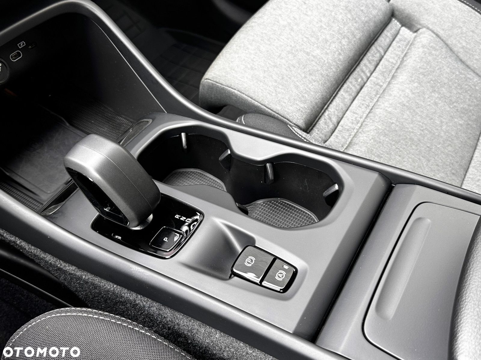 Volvo XC 40 - 25