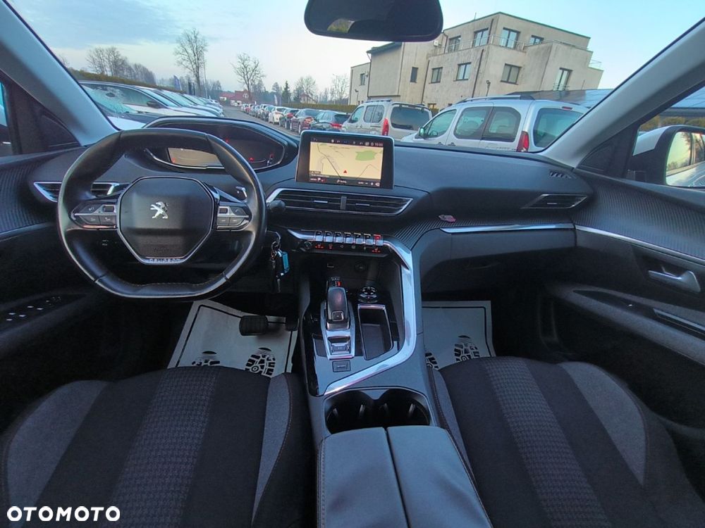 Peugeot 5008 - 8