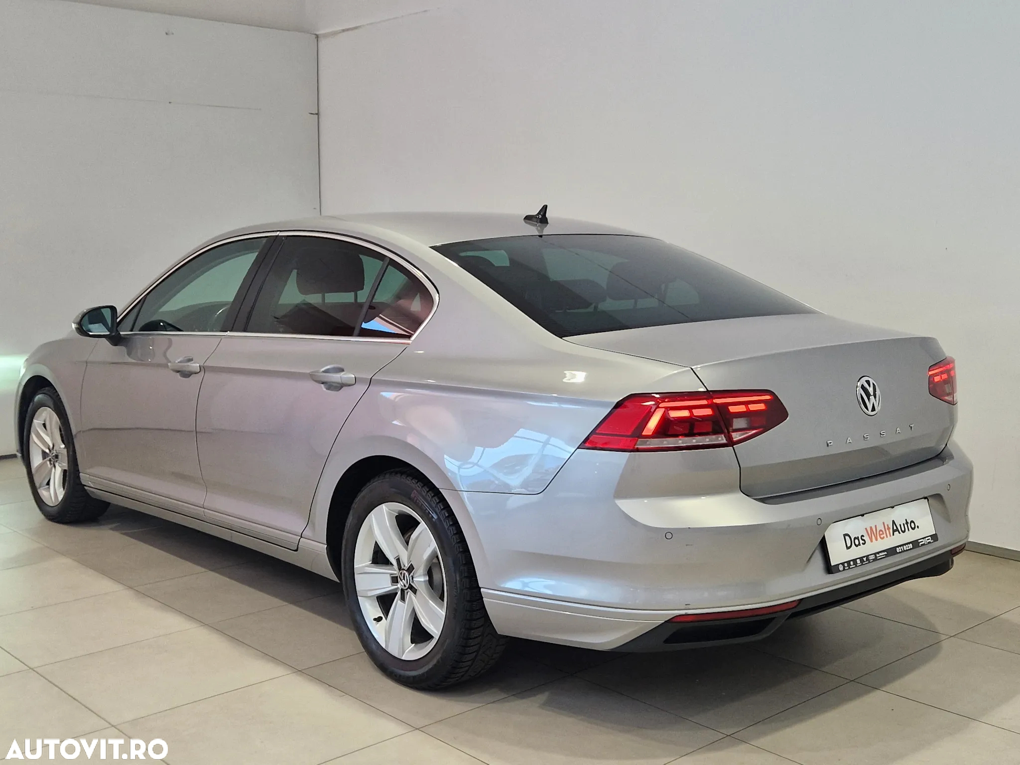 Volkswagen Passat 2.0 TDI DSG Comfortline - 3