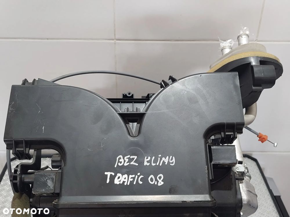 NAGRZEWNICA BEZ KLIMY RENAULT TRAFIC II 2 R2008 2,0 DCI NR 8200410468 - 2