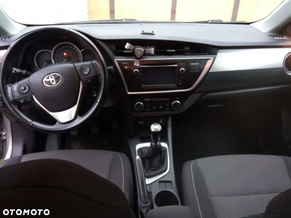Toyota Auris 1.4 D-4D Active - 11