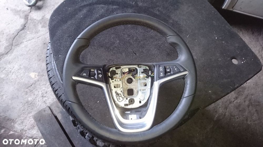 Kierownica wielofunkcyjna skórzana opel Astra 4 - 1