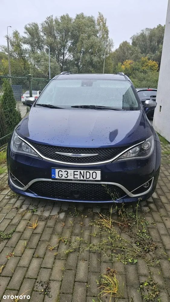 Chrysler Pacifica - 1