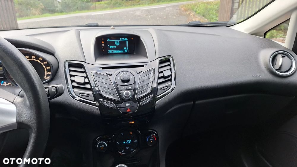 Ford Fiesta 1.4 Titanium EU6 - 9