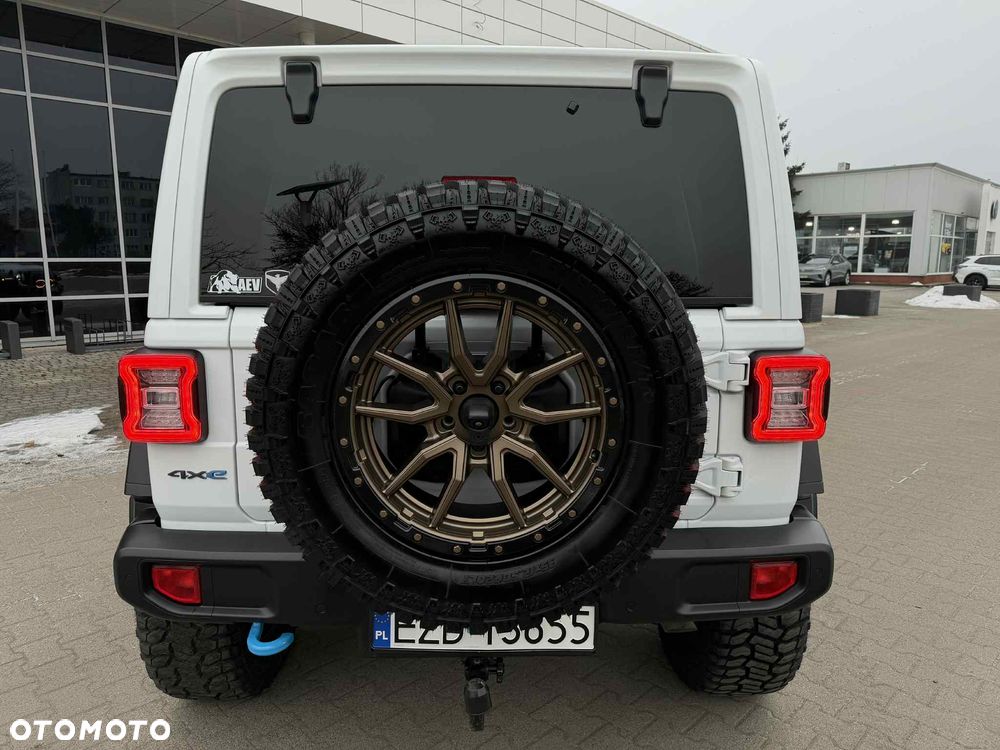 Jeep Wrangler - 11