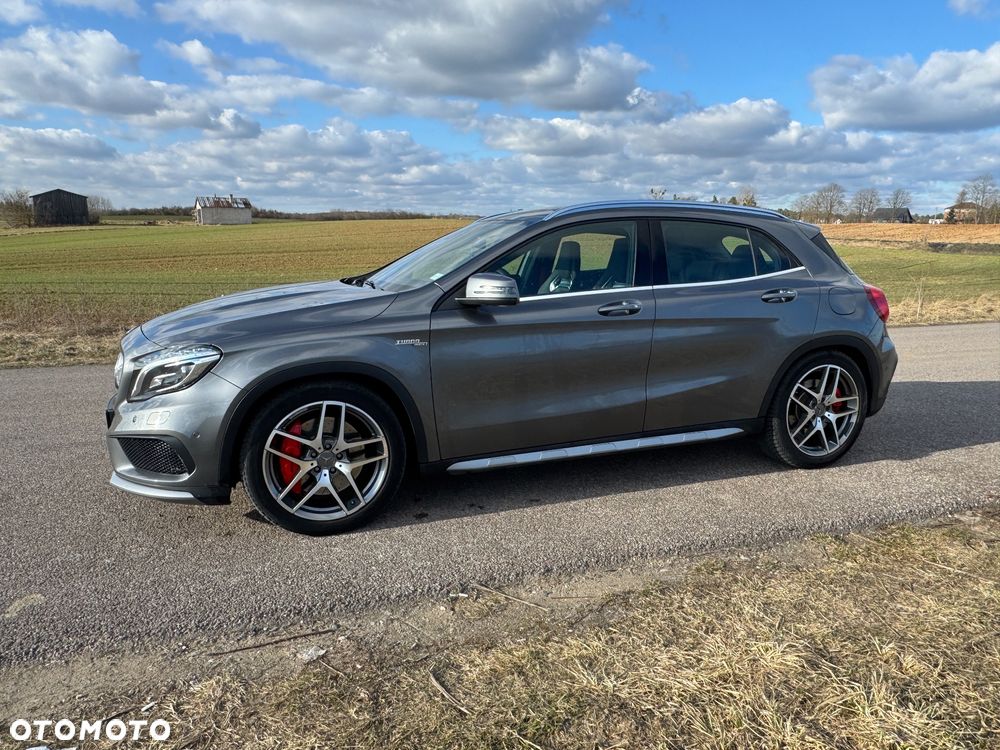 Mercedes-Benz GLA - 10