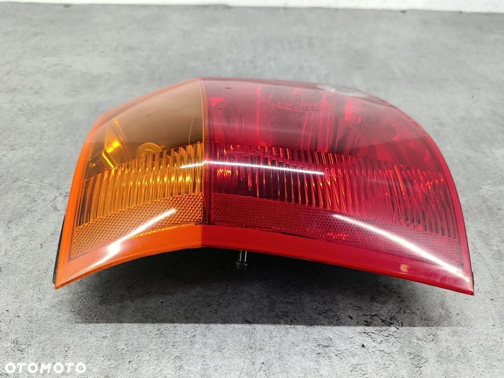 LAMPA TYLNA LEWA CHRYSLER PACIFICA I - 5