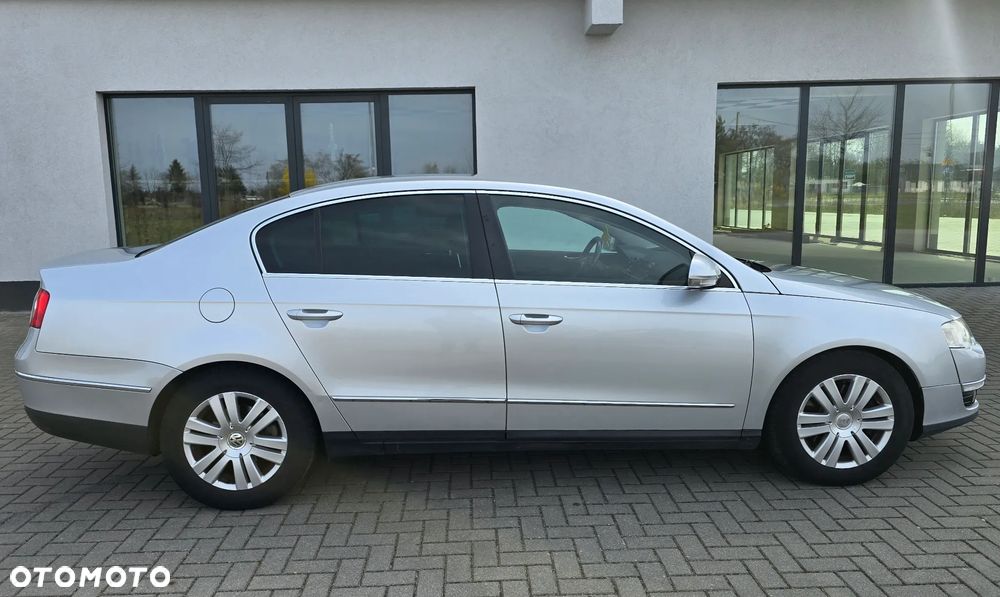 Volkswagen Passat 2.0 TDI Highline - 12