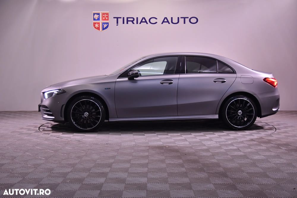 Mercedes-Benz A 250 e Sedan 8G-DCT AMG Line - 3