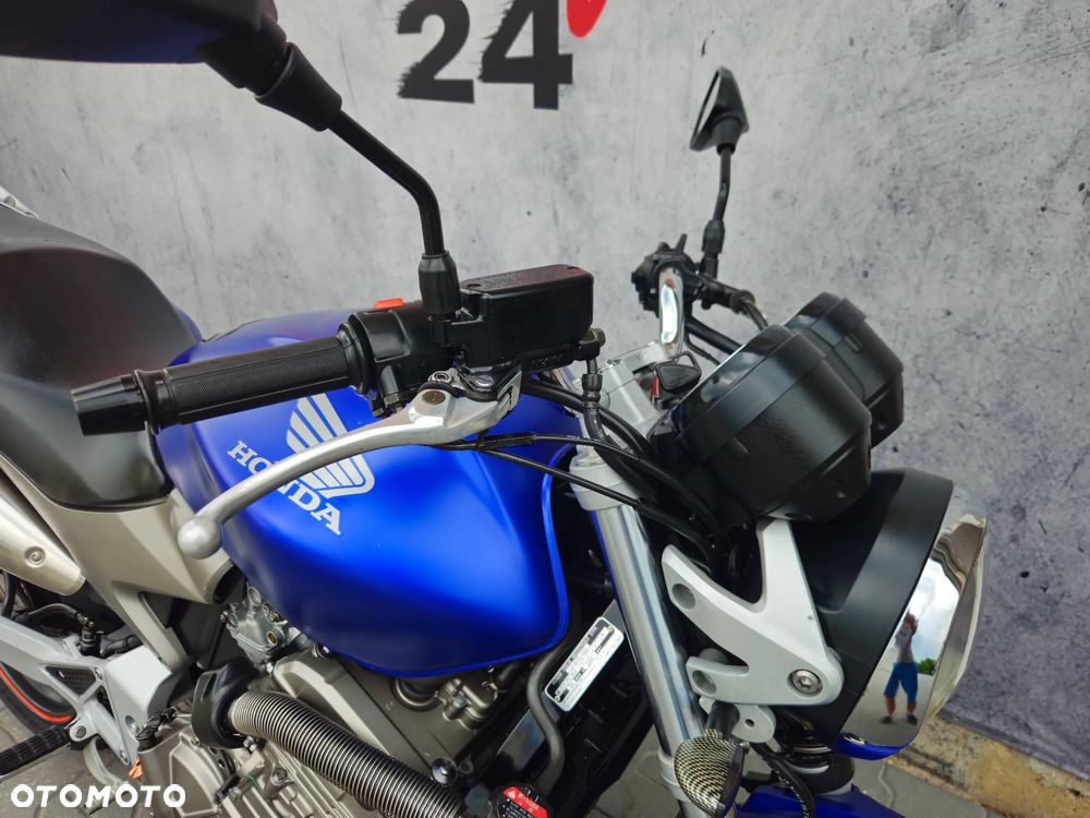 Honda CB - 12