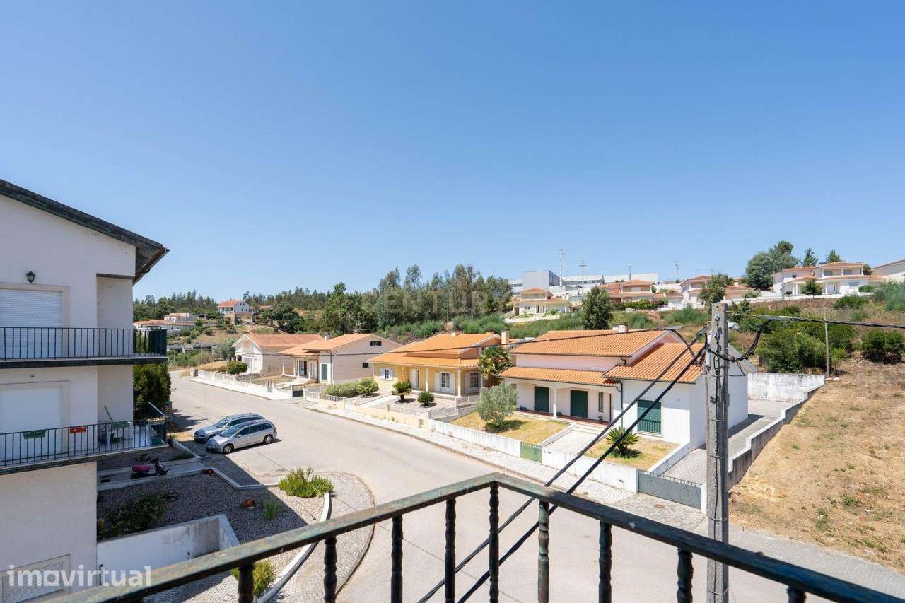 Duplex em Serpins, Lousã - 5 Quartos e Garagem - Grande imagem: 5/50