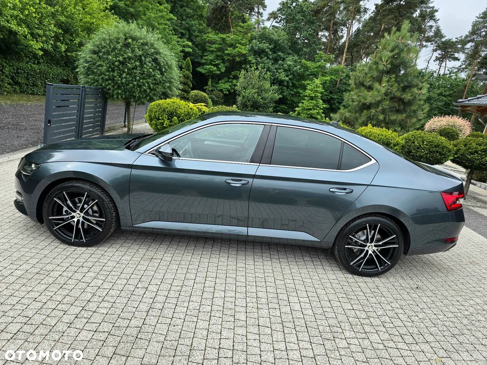 Skoda Superb 2.0 TDI SCR Style DSG - 32