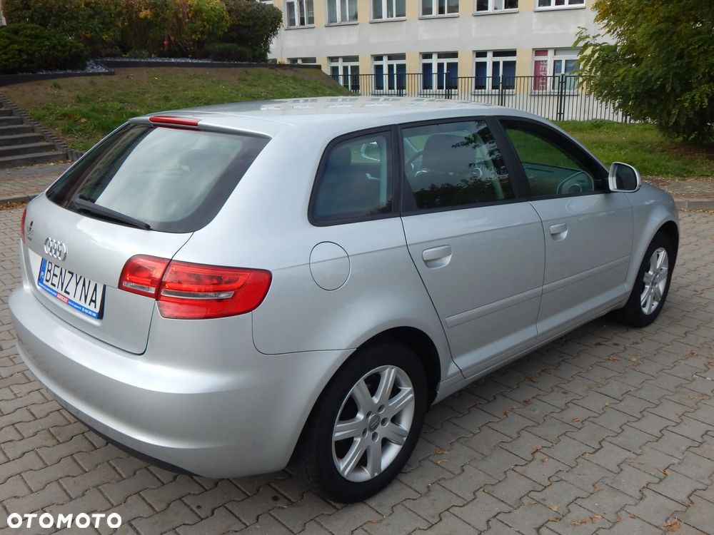 Audi A3 Sportback 1.6 Attraction - 9