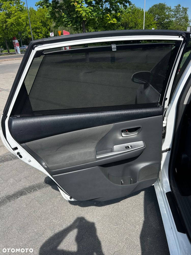 Toyota Prius 1.8 HSD Premium - 12