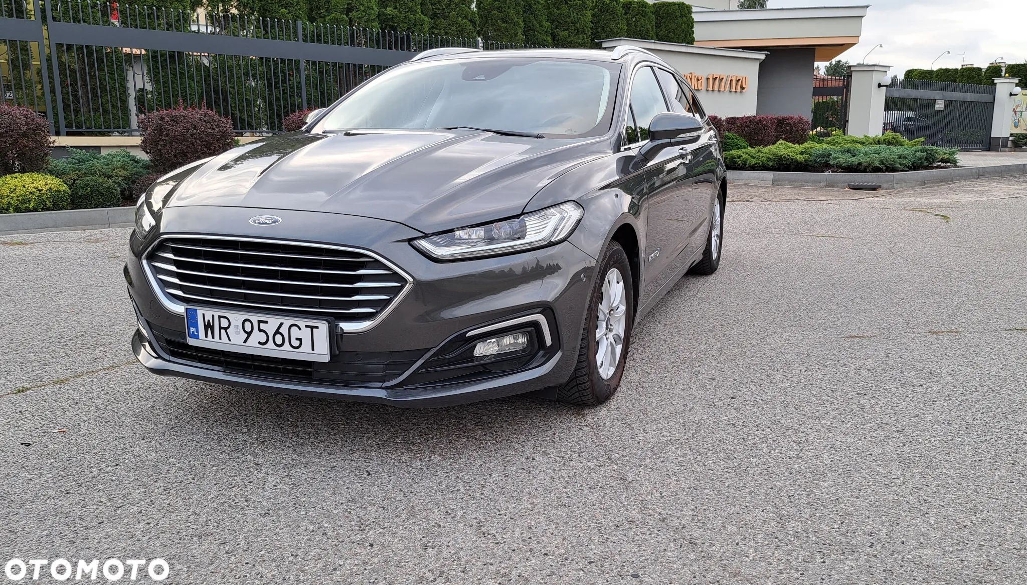 Ford Mondeo 2.0 Hybrid Executive Plus - 1