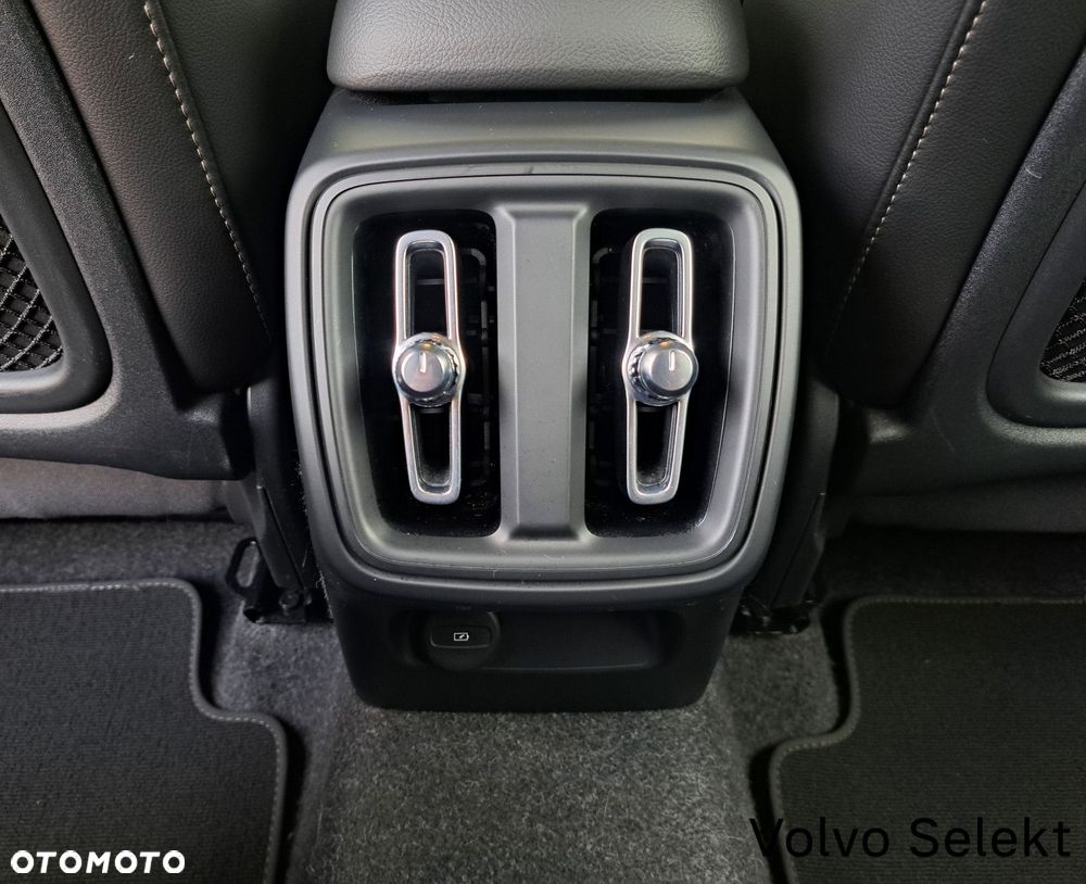 Volvo XC 40 - 25