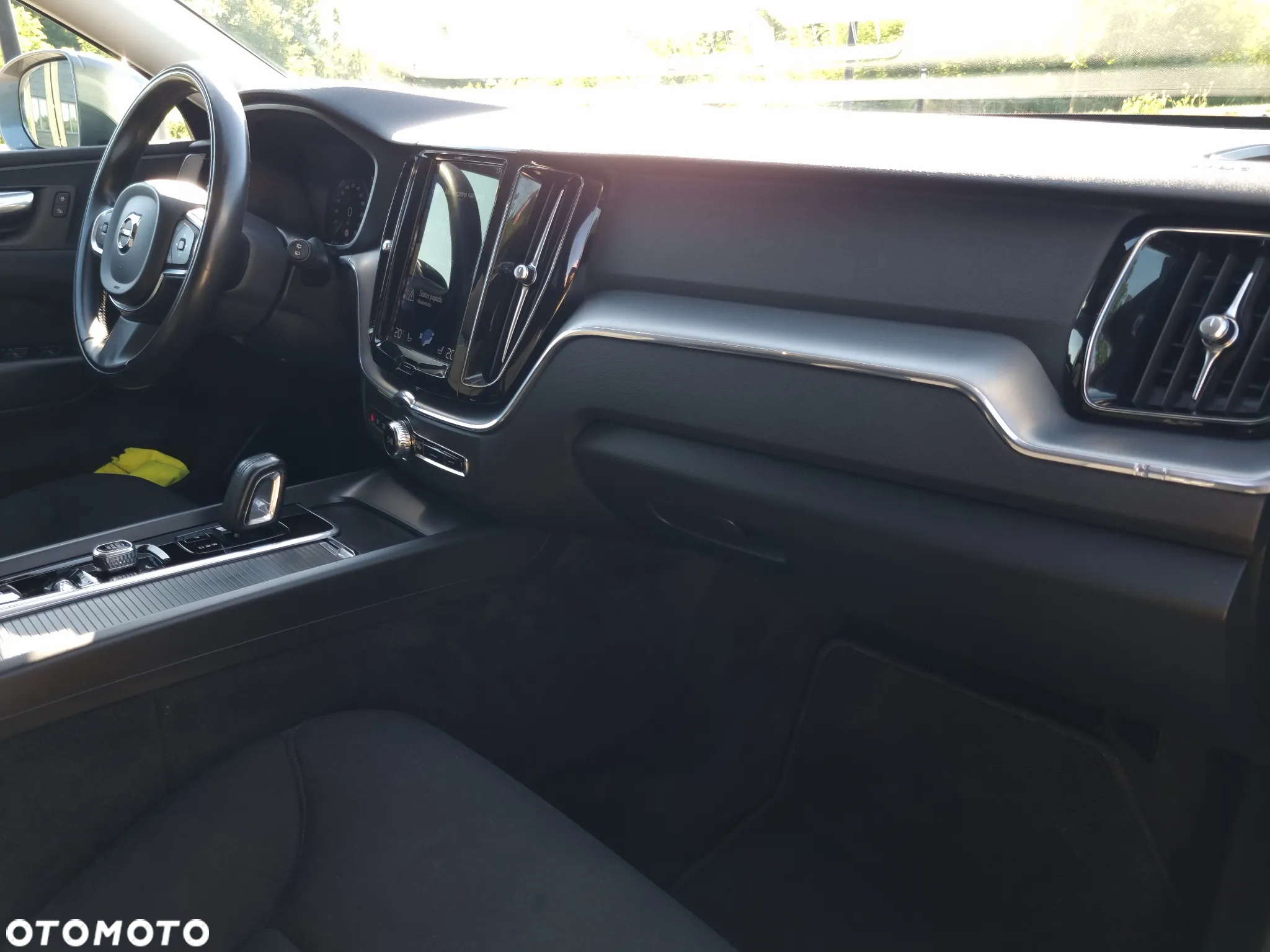Volvo XC 60 B4 B Momentum - 9