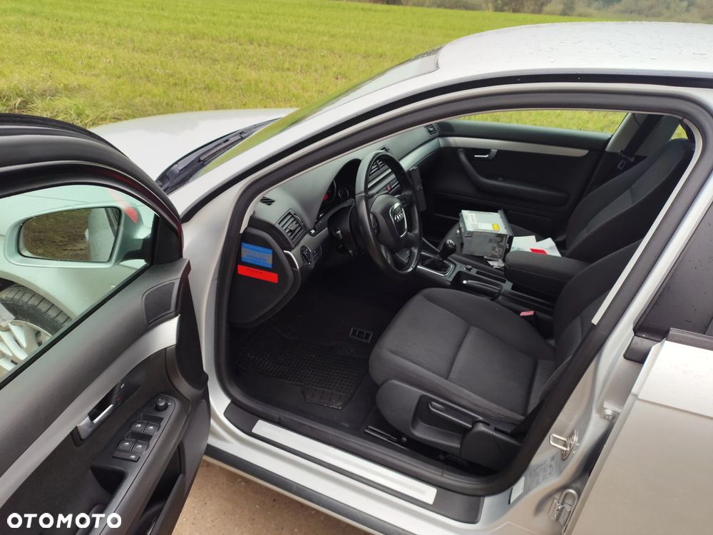 Audi A4 Limousine - 10