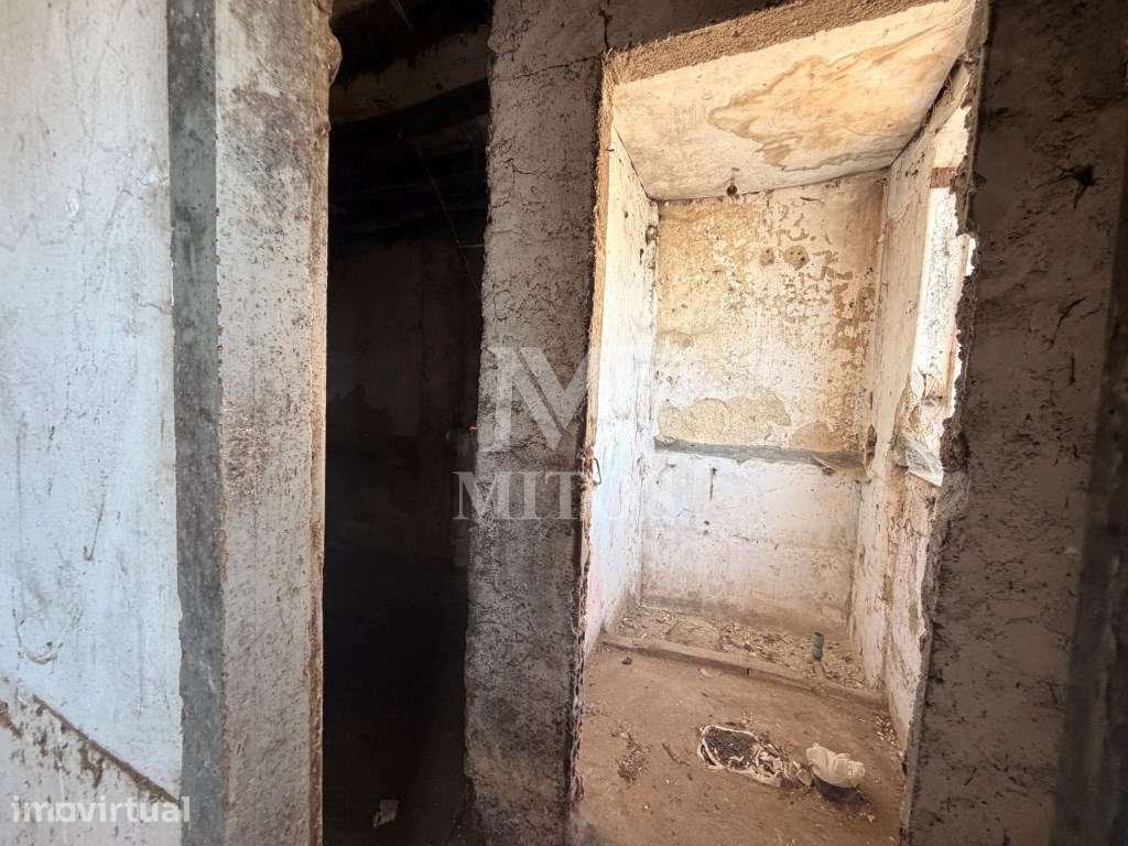 Moradia para restauro à venda em Monserrate - Viana do Castelo - Grande imagem: 4/7