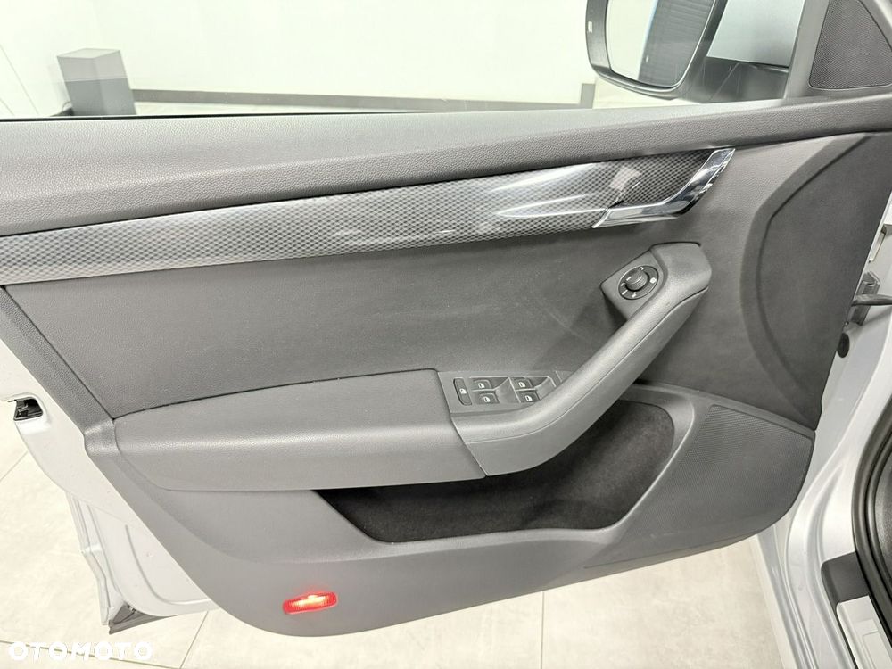 Skoda Octavia 2.0 TDI RS - 41