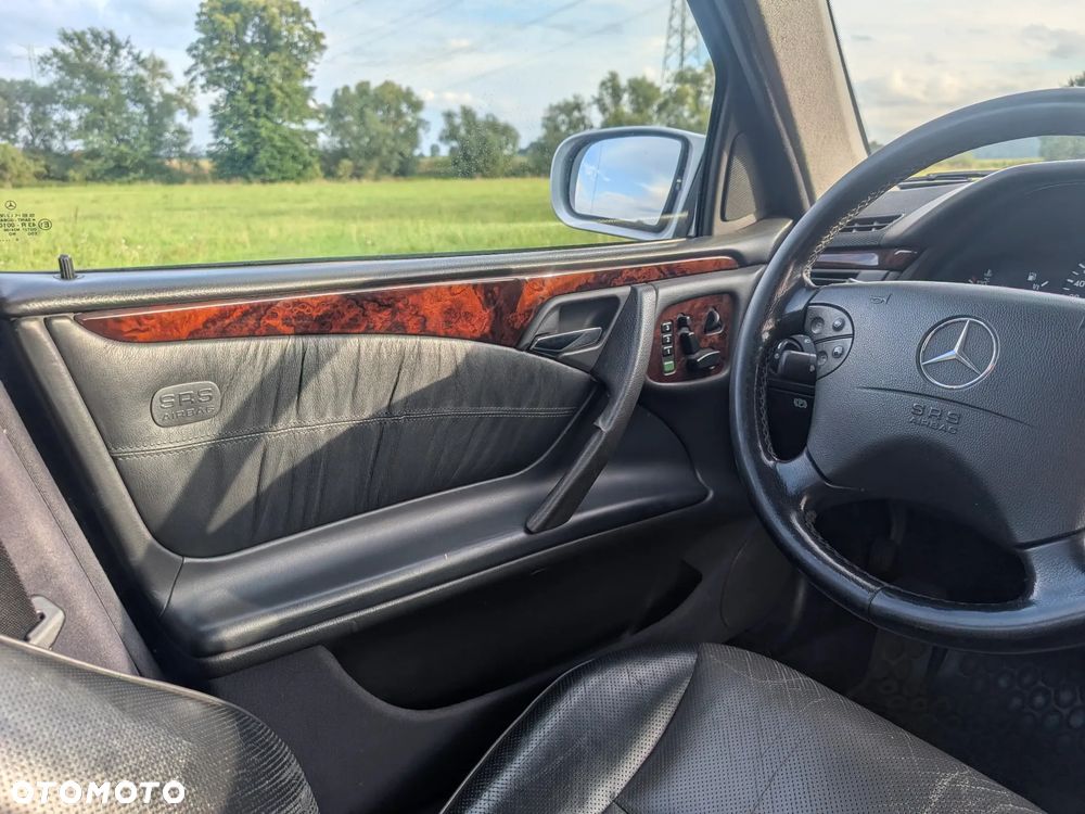 Mercedes-Benz Klasa E 320 T CDI Elegance - 10