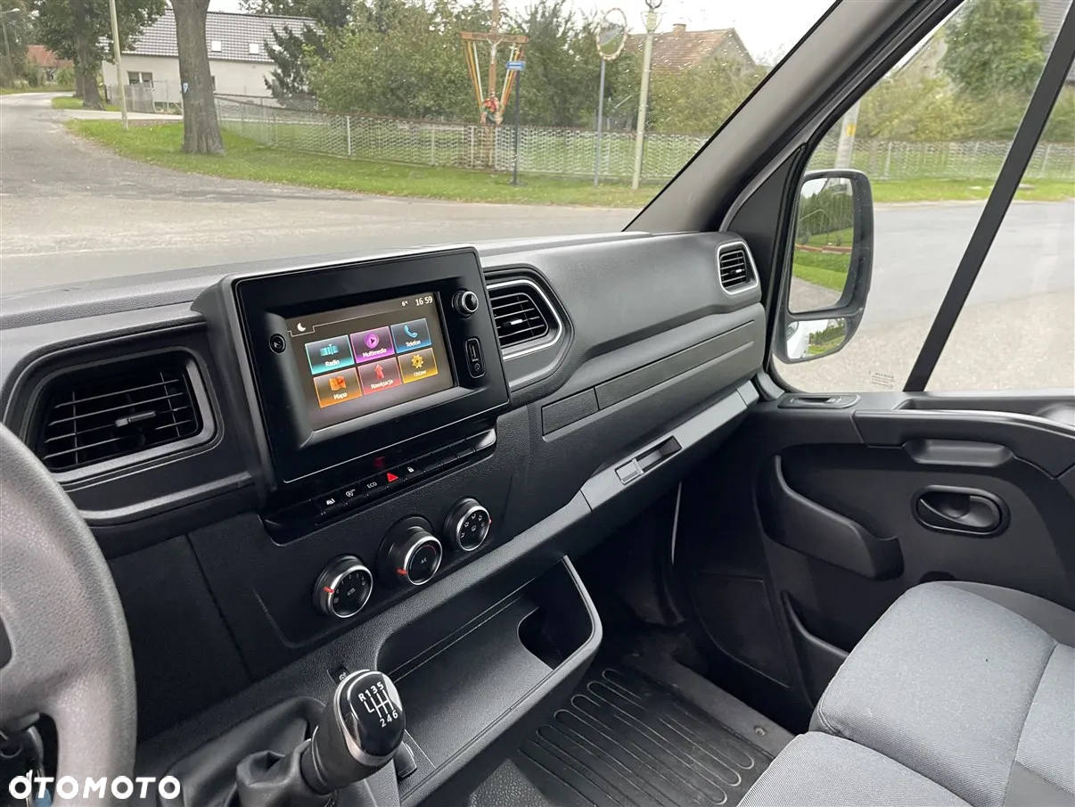 Nissan NV400 - 16
