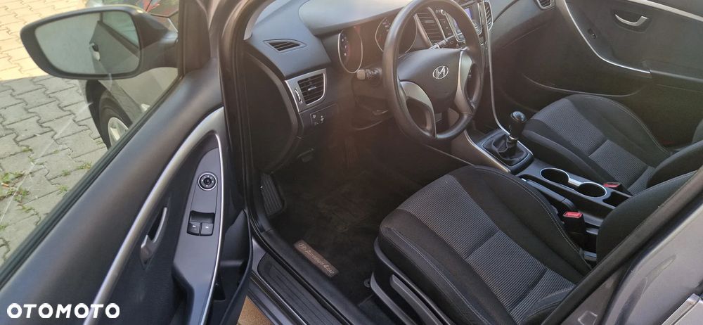 Hyundai i30 1.4 Classic + - 29