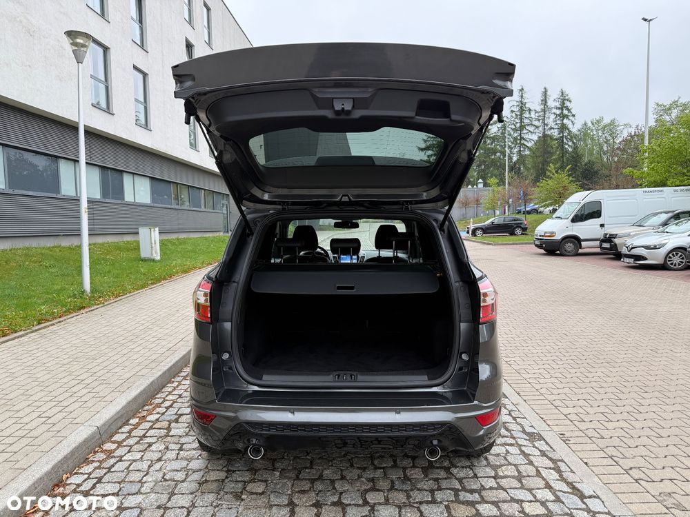 Ford Kuga 1.5 EcoBoost 2x4 ST-Line - 32