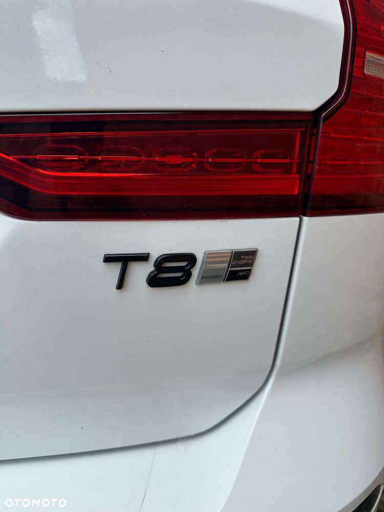Volvo V60 T8 AWD Plug-In Hybrid Inscription - 9