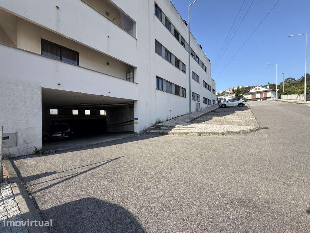 Venda Garagem - Grande imagem: 3/4