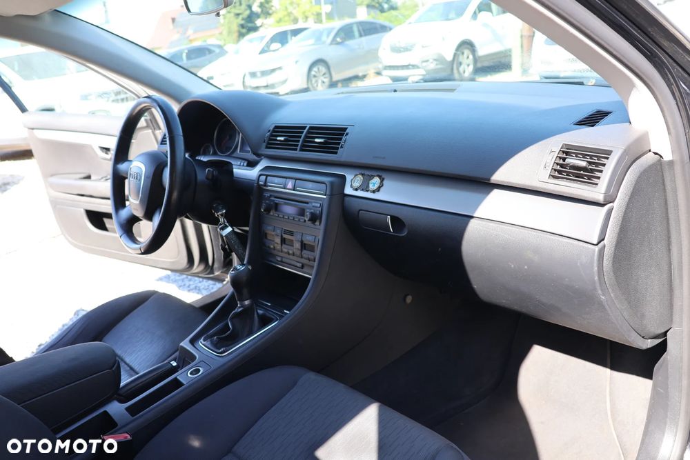 Audi A4 Avant - 11