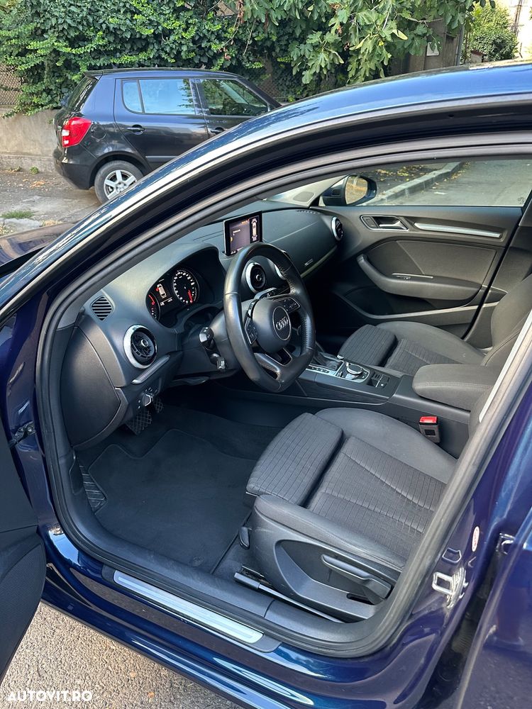 Audi A3 1.6 TDI Sportback S tronic design - 4
