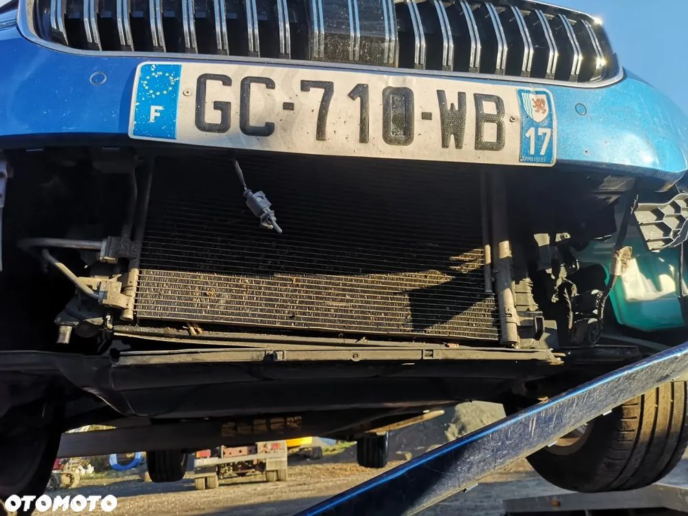 Skoda Superb 2.0 TDI DSG Ambition - 4