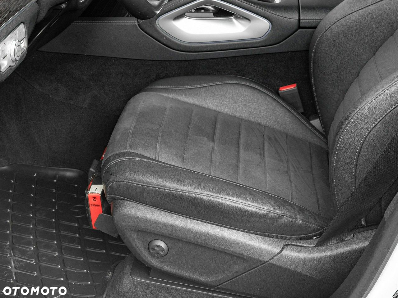 Mercedes-Benz GLE 300 d 4-Matic - 15