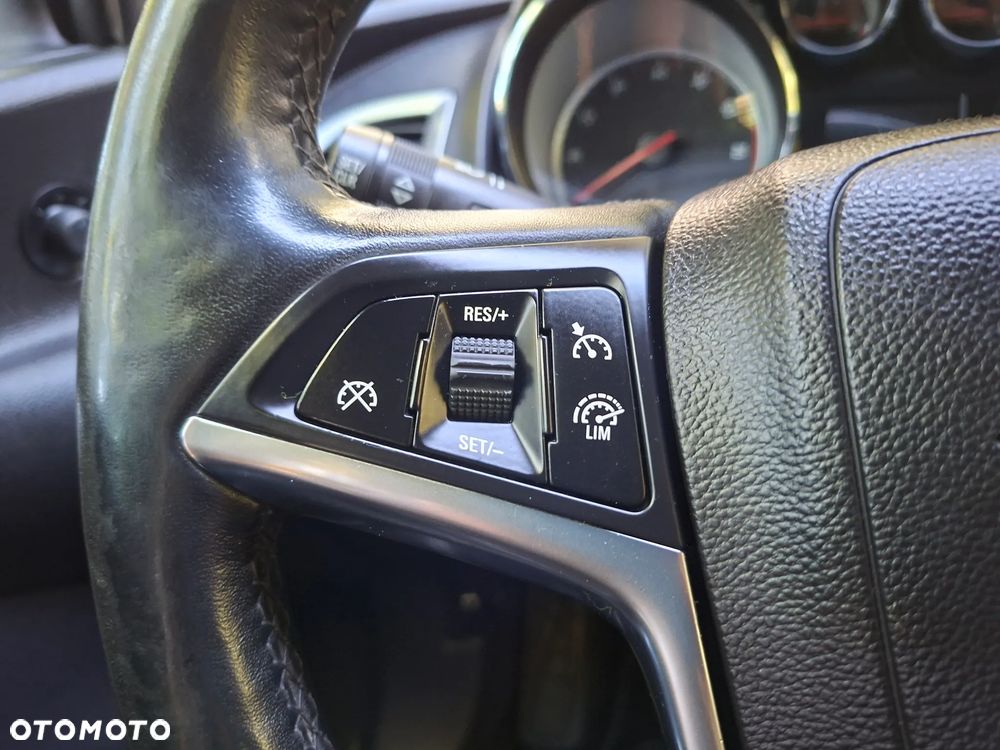 Opel Astra 1.4 T Cosmo - 16